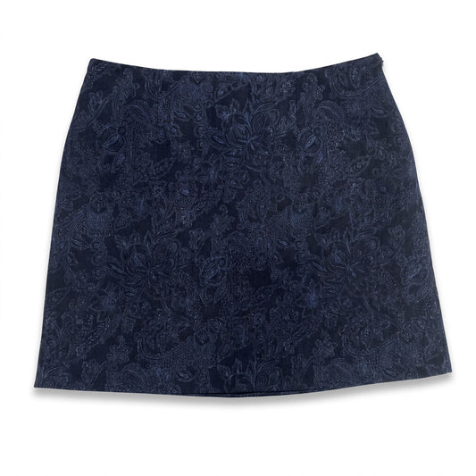 Minigonna svasata artigianale da donna in denim blu a fantasia